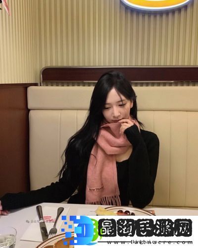 瞒着老公加班的HR中字